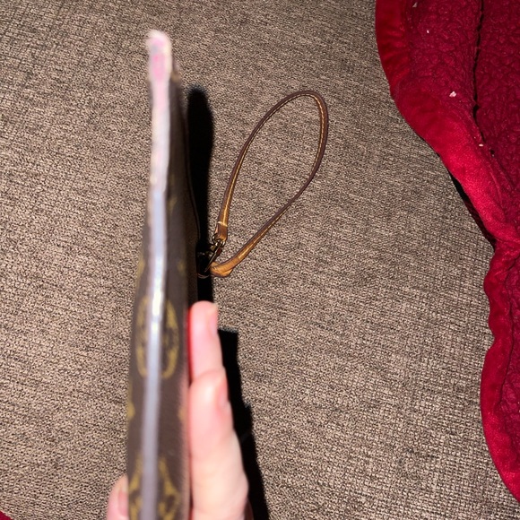 Authentic Louis Vuitton wristlet - Picture 3 of 6